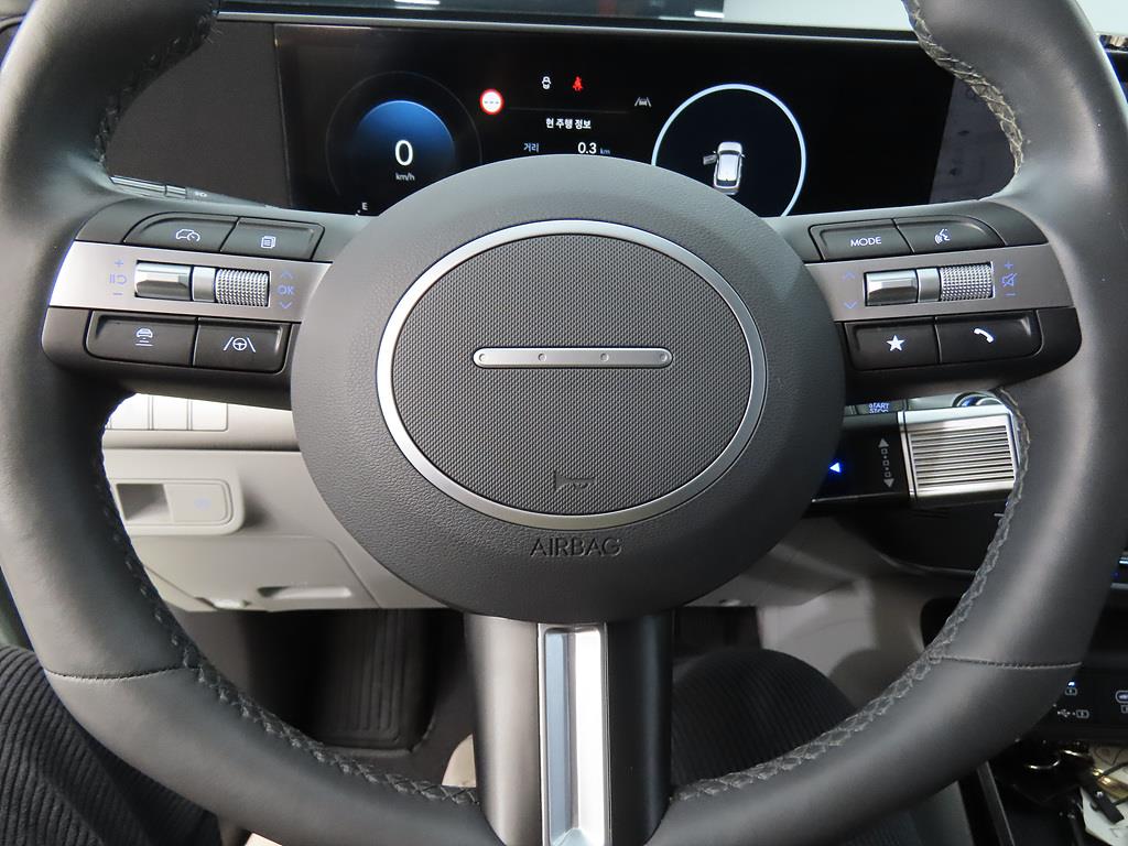 HYUNDAI Kona - Vista 12