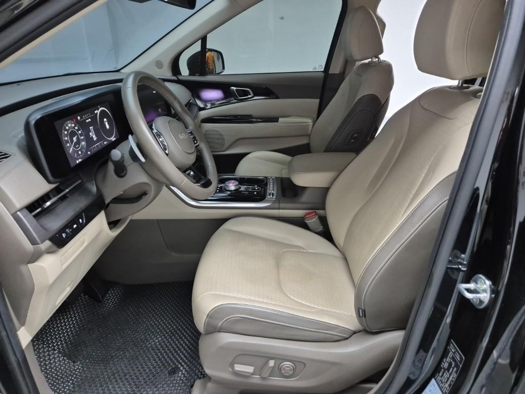 KIA Carnival - Vista 11