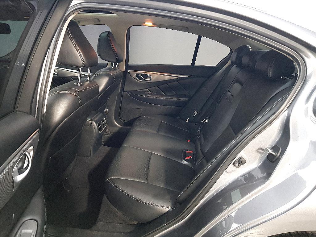 Infiniti Q - Vista 9