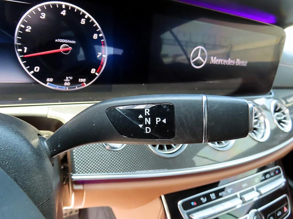 Mercedes Benz E class - Vista 11