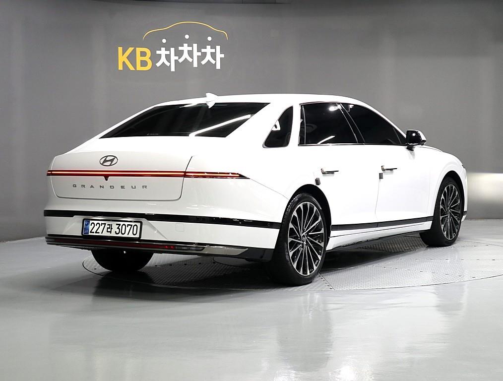 HYUNDAI Grandeur - Vista 3