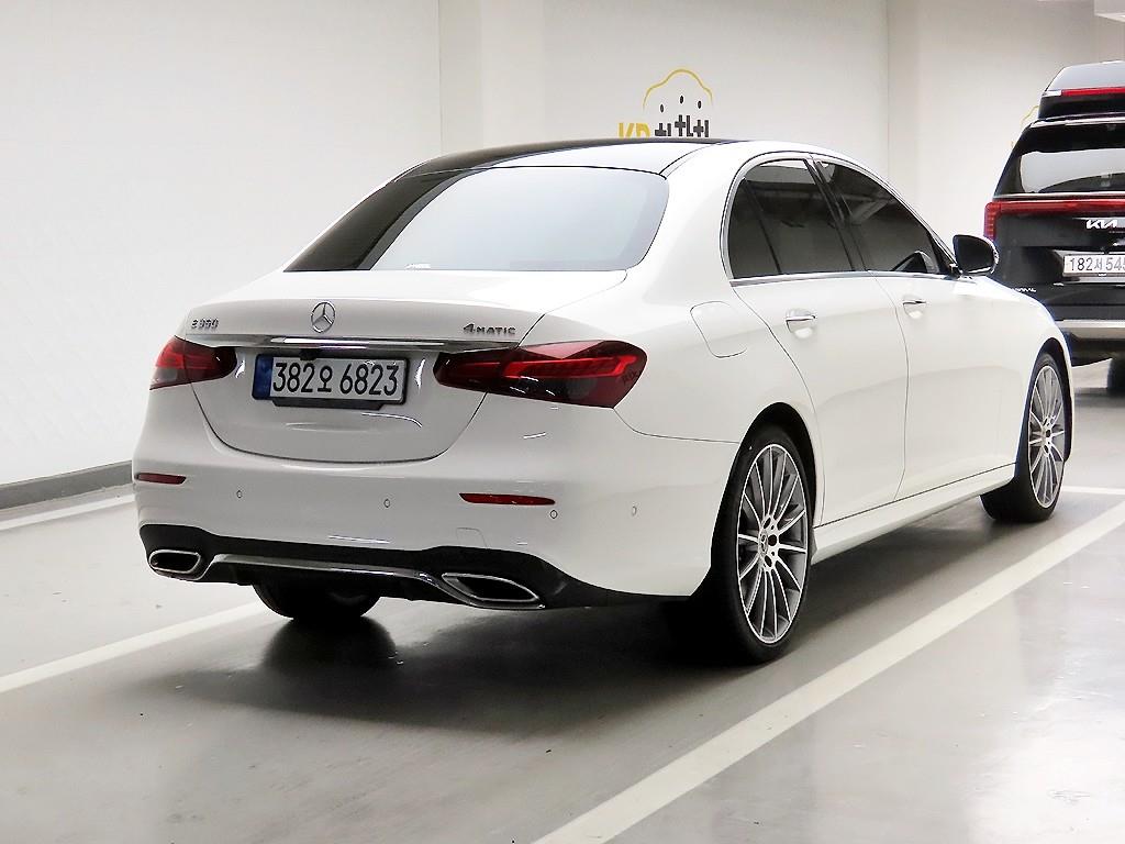 Mercedes Benz E class - Vista 4