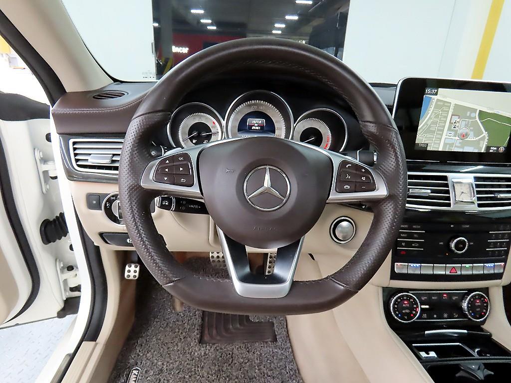 Mercedes Benz CLS Class - Vista 9