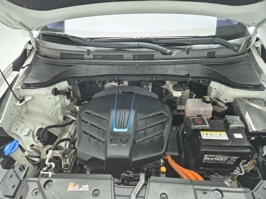 HYUNDAI Kona - Vista 5