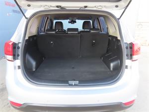 KIA Carens - Vista 10