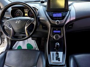 HYUNDAI Avante - Vista 10