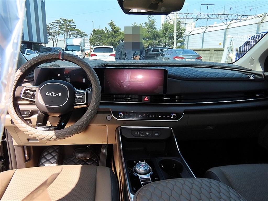 KIA Carnival - Vista 7