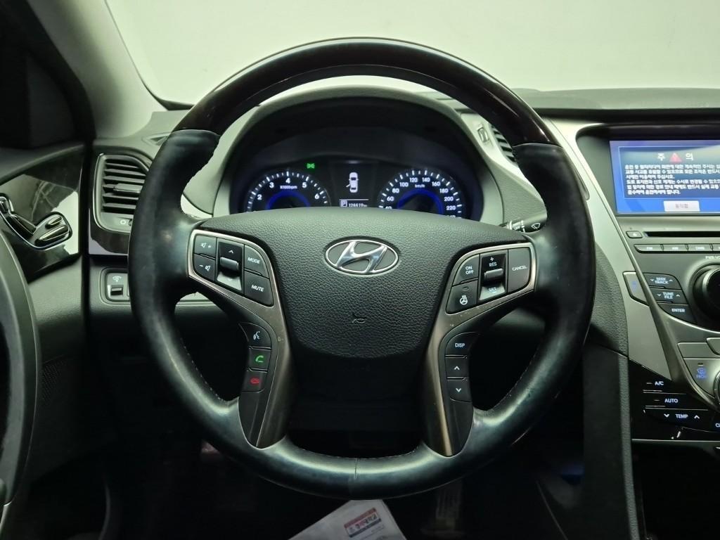 HYUNDAI Grandeur - Vista 9