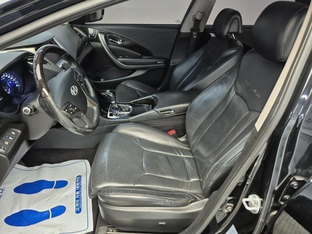 HYUNDAI Grandeur - Vista 11