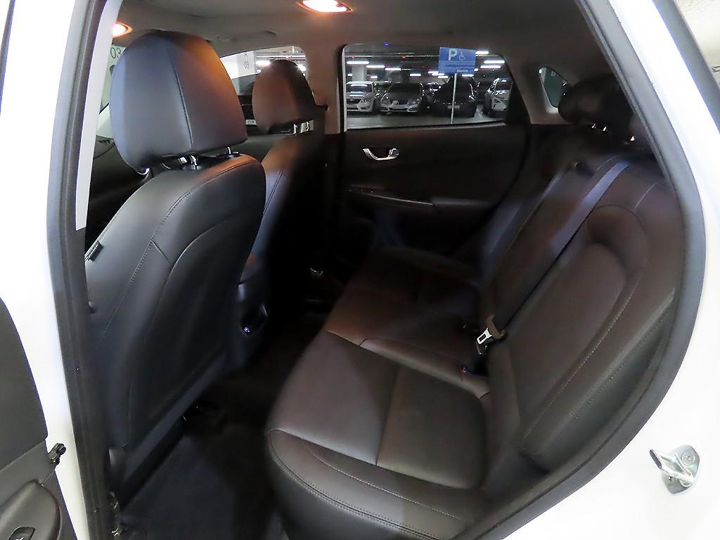 HYUNDAI Kona - Vista 7