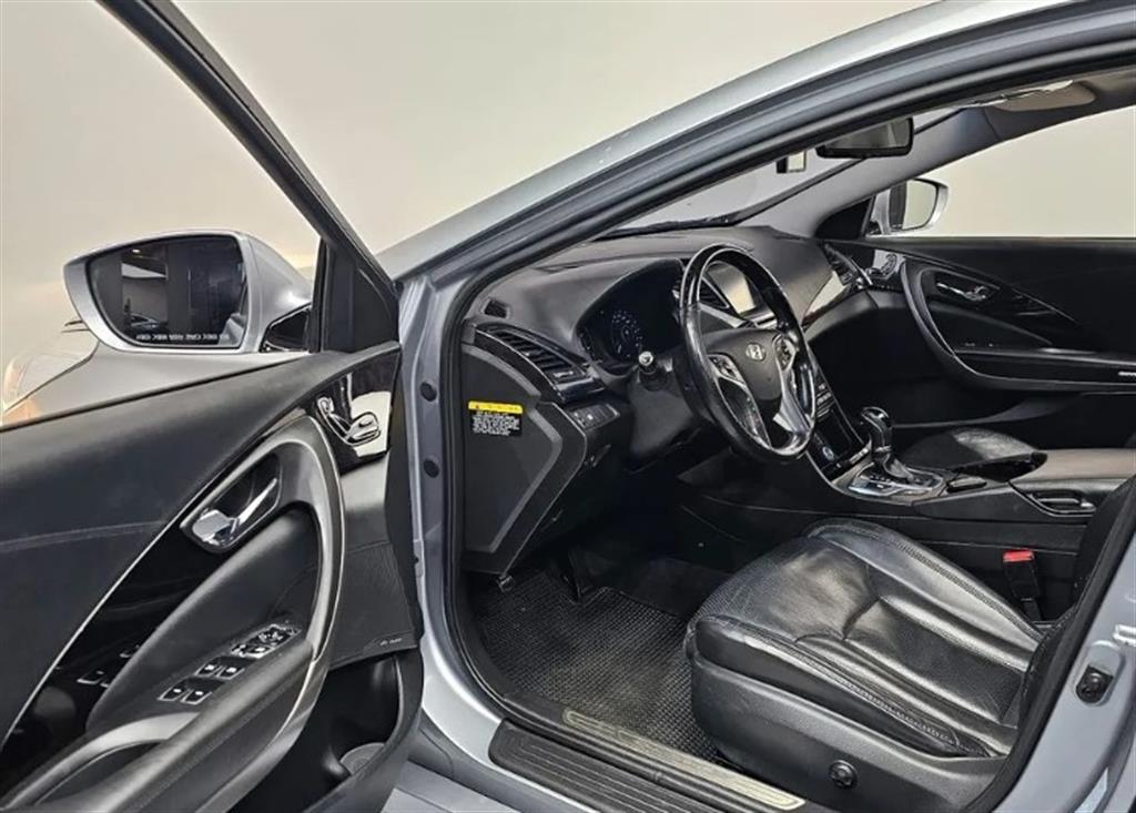 HYUNDAI Grandeur - Vista 11