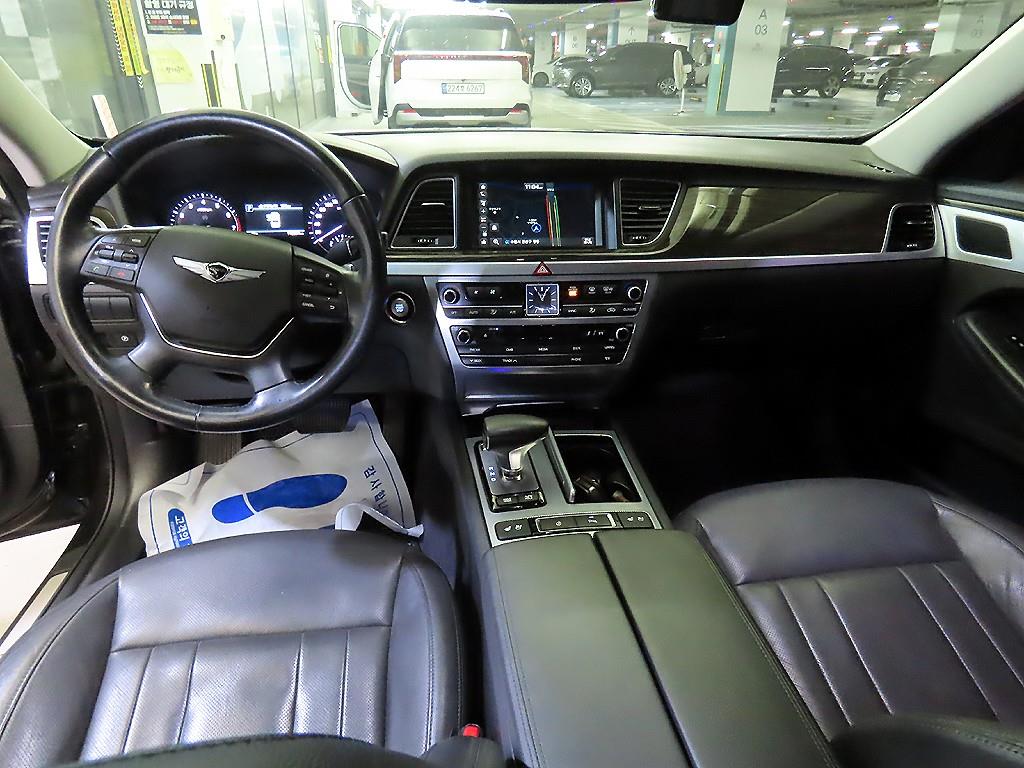 Genesis G80 - Vista 10