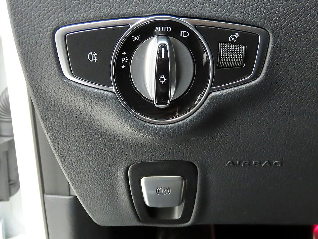 Mercedes Benz E class - Vista 12