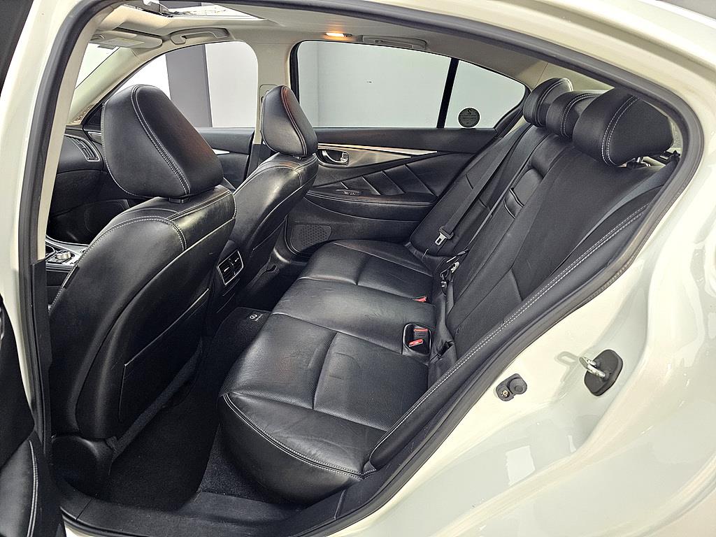 Infiniti Q - Vista 8