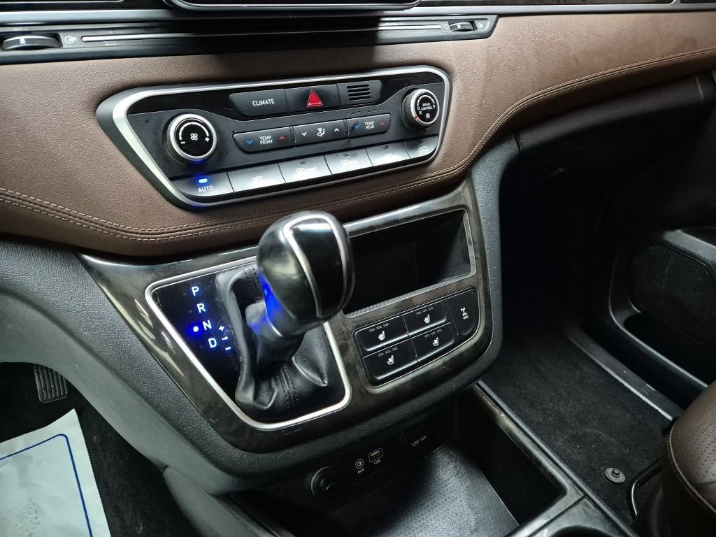 HYUNDAI Starex - Vista 8