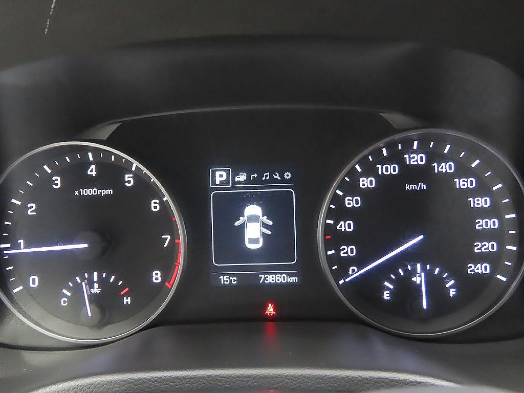 HYUNDAI Avante - Vista 11