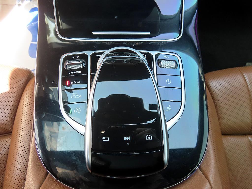 Mercedes Benz E class - Vista 12