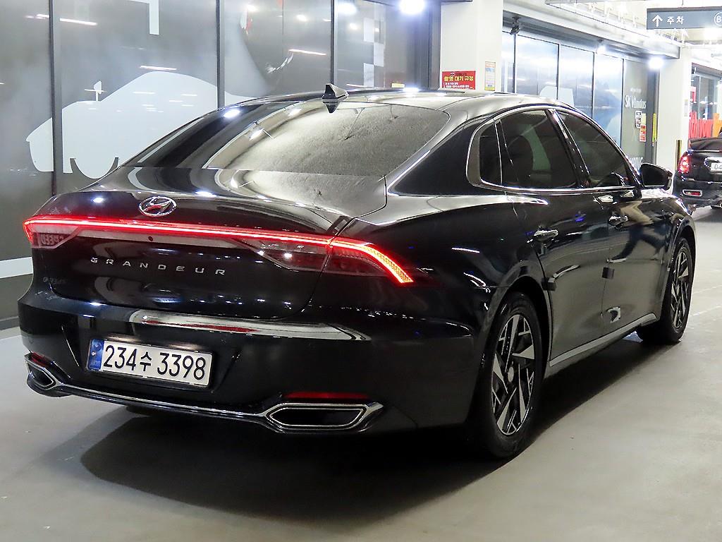 HYUNDAI Grandeur - Vista 4