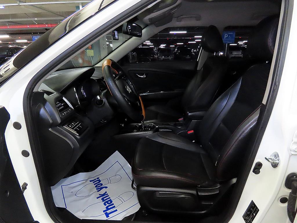 Ssangyong Tivoli - Vista 6