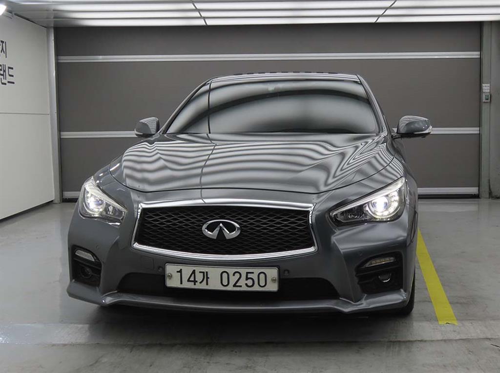 Infiniti Q - Vista 2