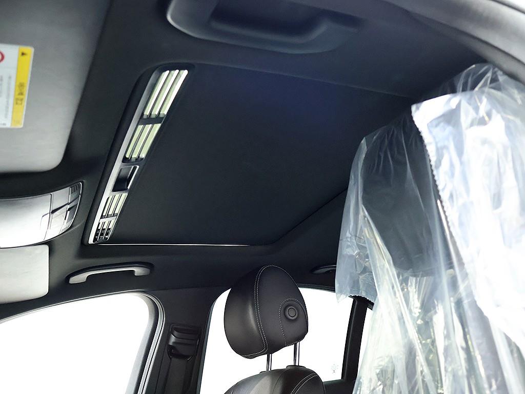 Mercedes Benz C Class 2018 Negro - Importación desde Corea - HF Imports Iquique - Foto 13