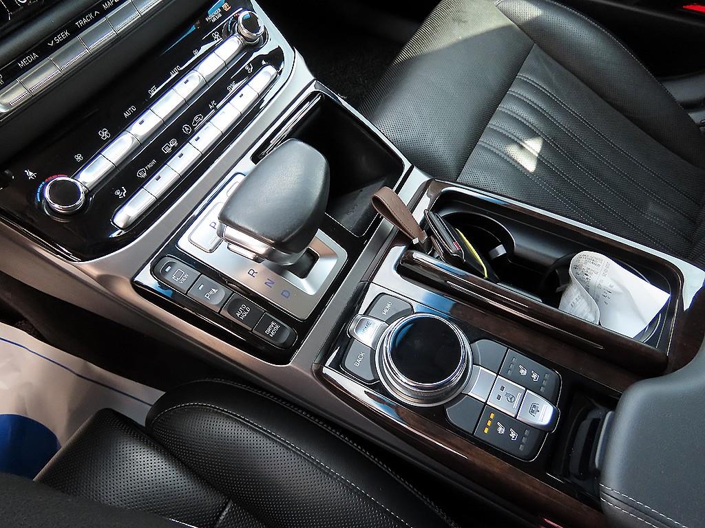 Genesis EQ900 - Vista 11