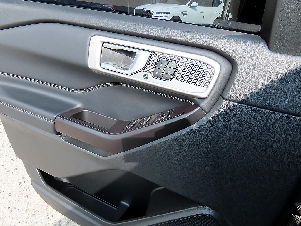 Ford Explorer - Vista 11