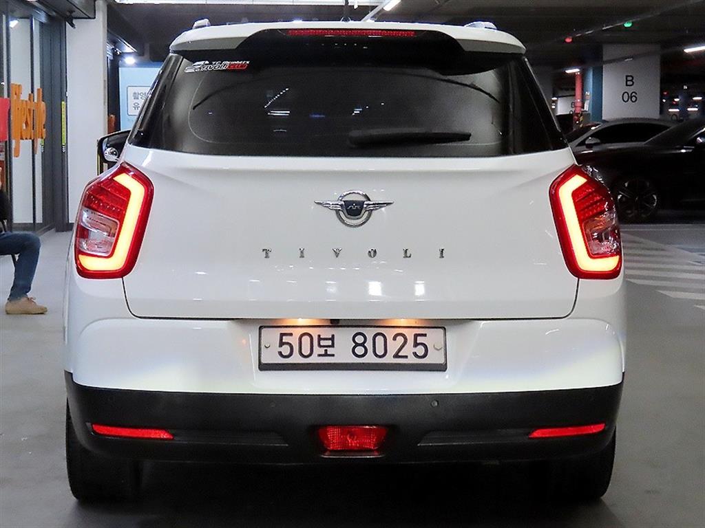 Ssangyong Tivoli - Vista 5