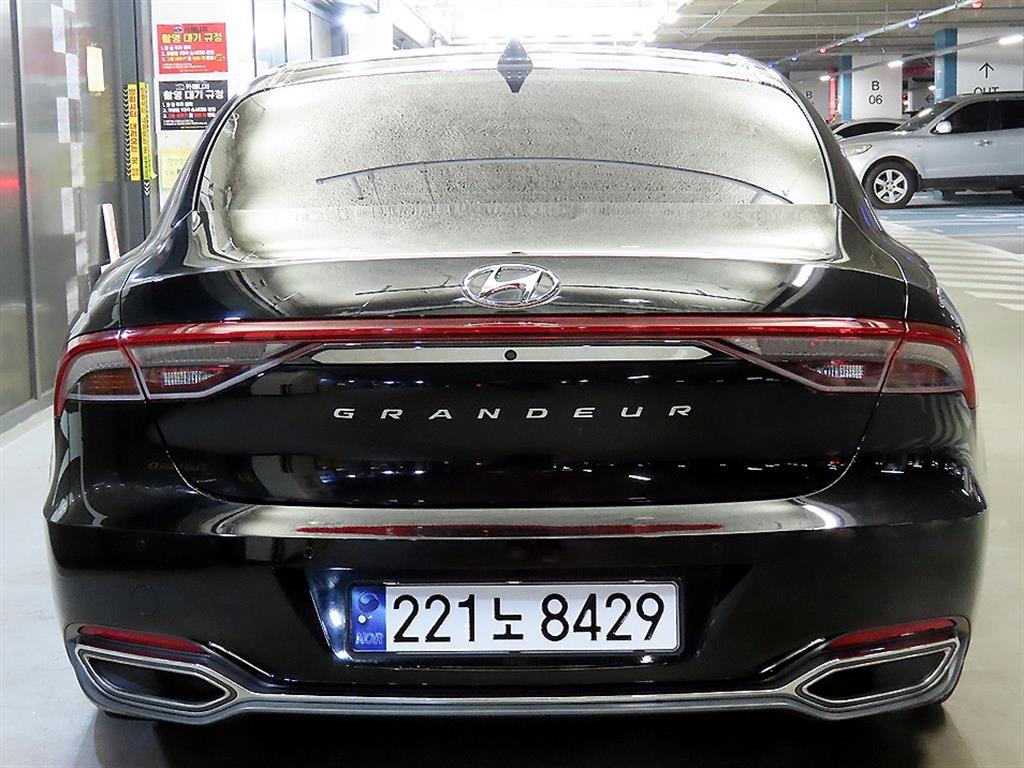 HYUNDAI Grandeur - Vista 5