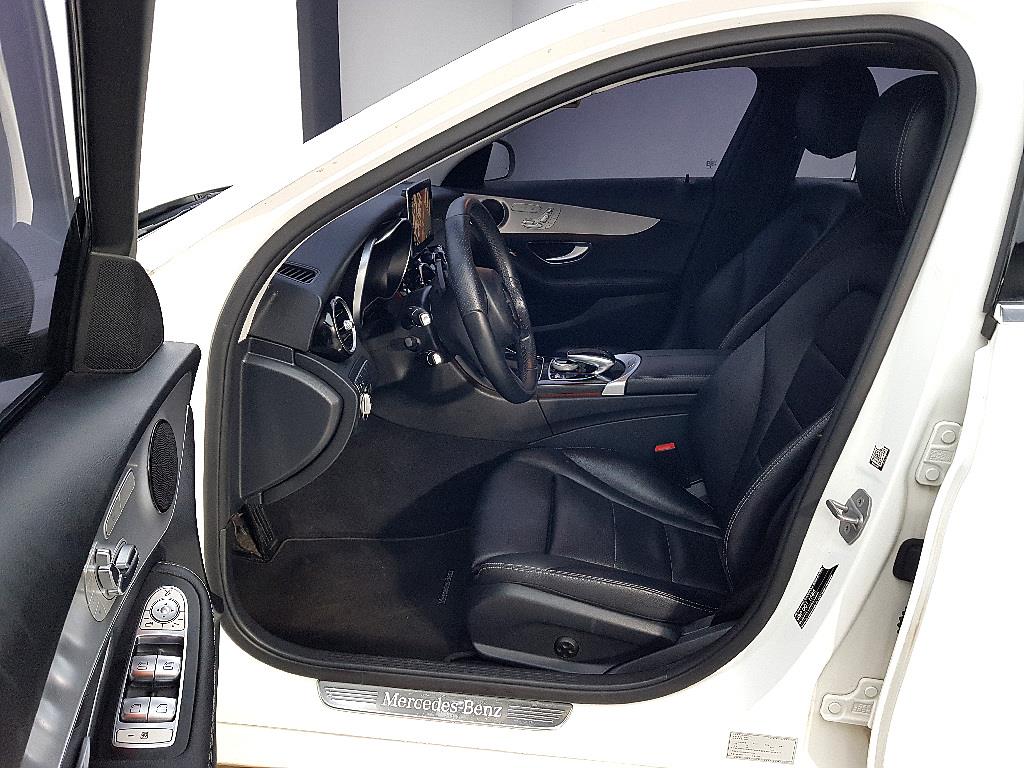 Mercedes Benz C Class - Vista 8