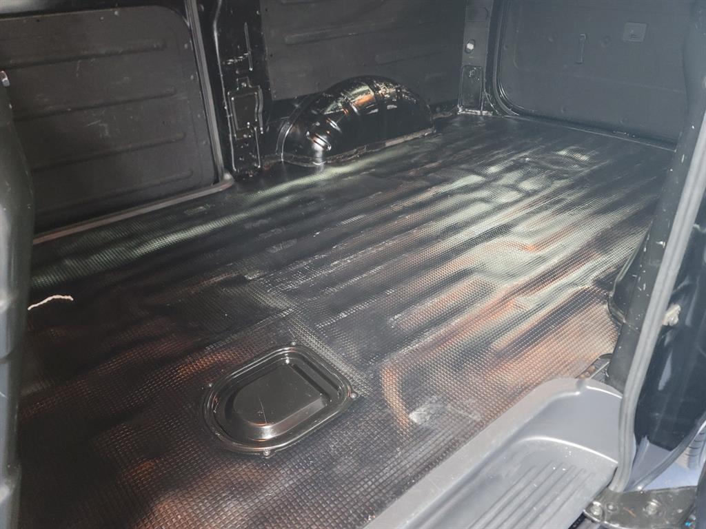 HYUNDAI Starex - Vista 6