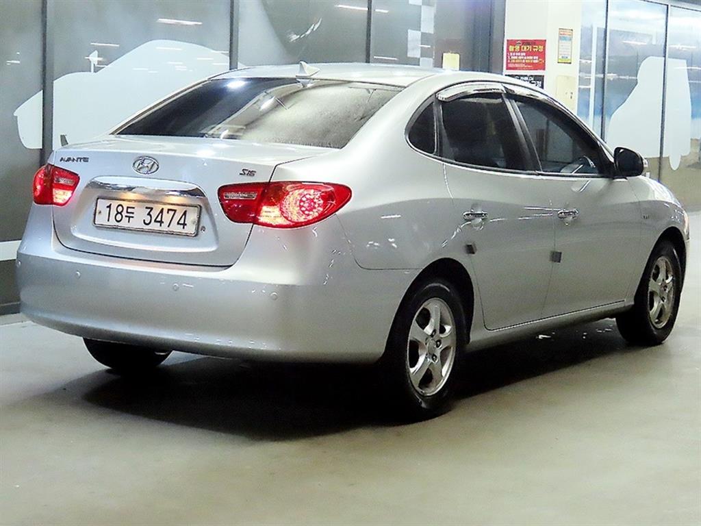HYUNDAI Avante - Vista 4