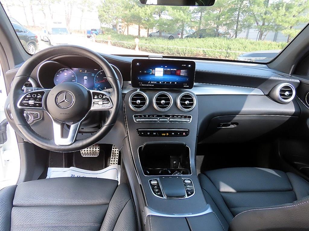 Mercedes Benz GLC Class - Vista 7