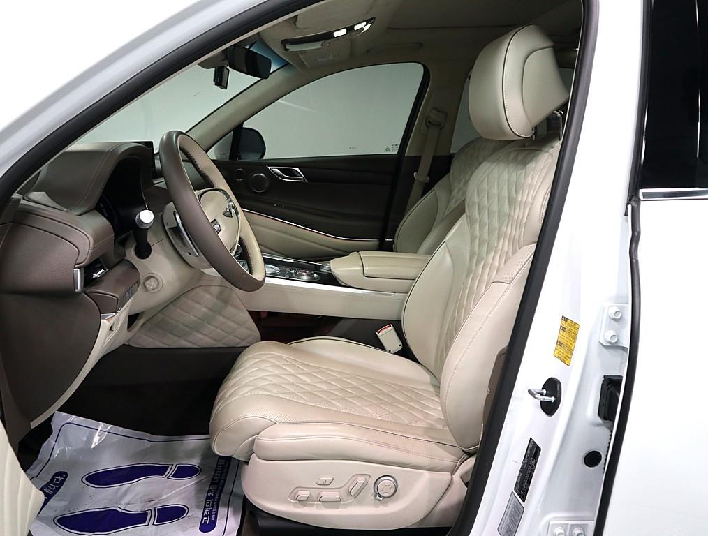 Genesis GV80 - Vista 8