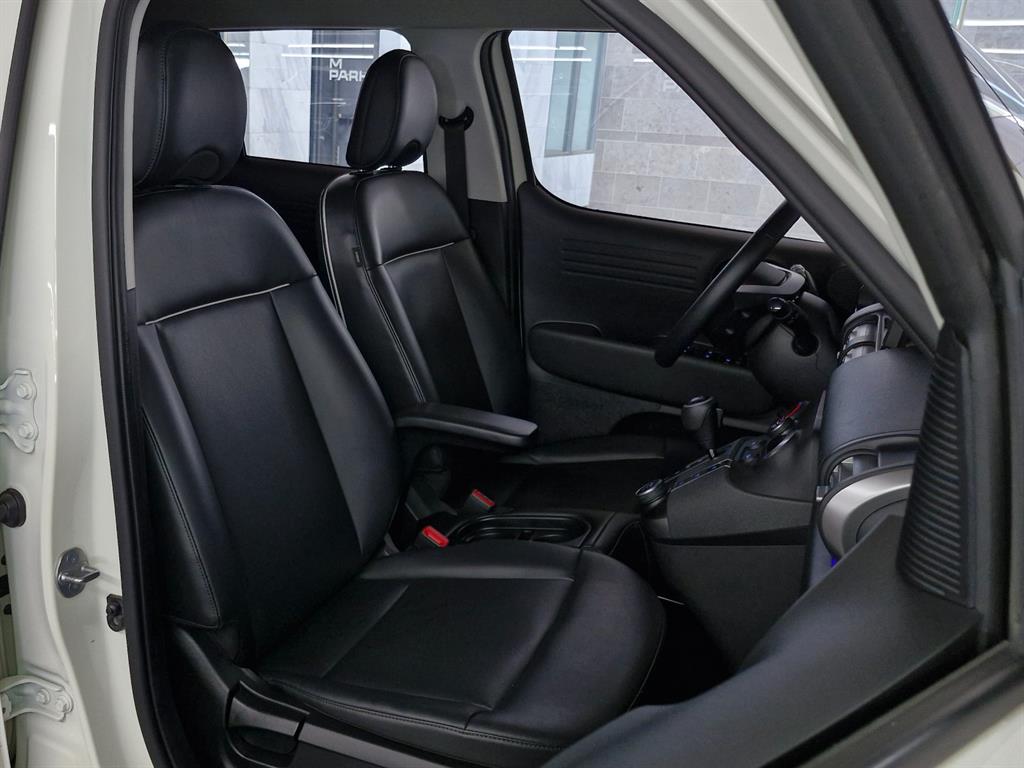 HYUNDAI Casper - Vista 10