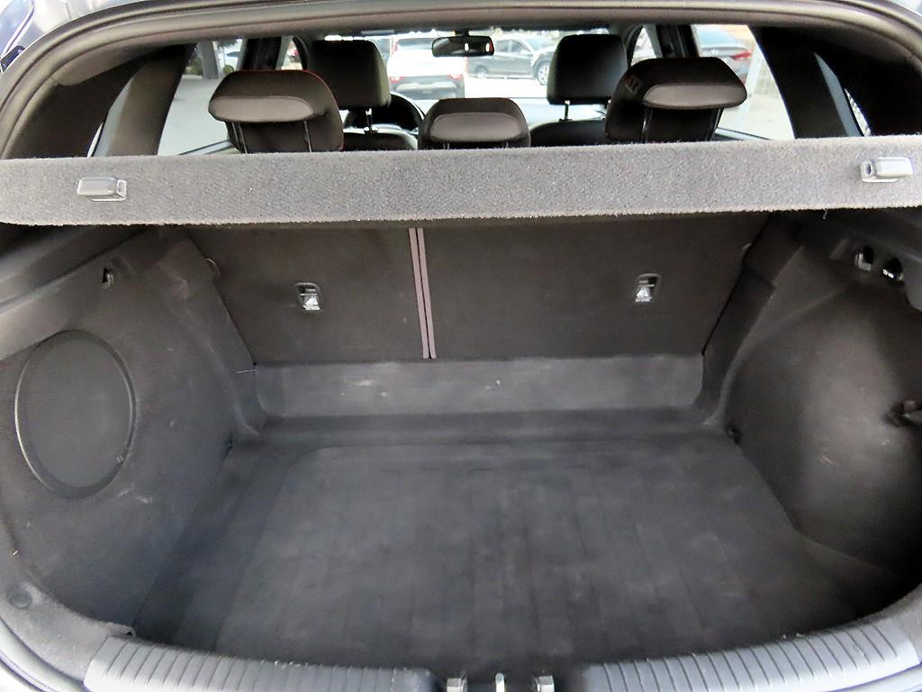 HYUNDAI i30 2019 Negro - Importación desde Corea - HF Imports Iquique - Foto 18