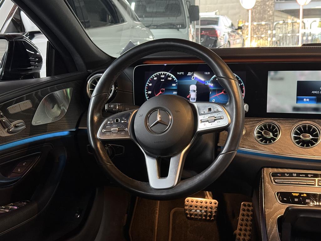 Mercedes Benz CLS Class - Vista 10