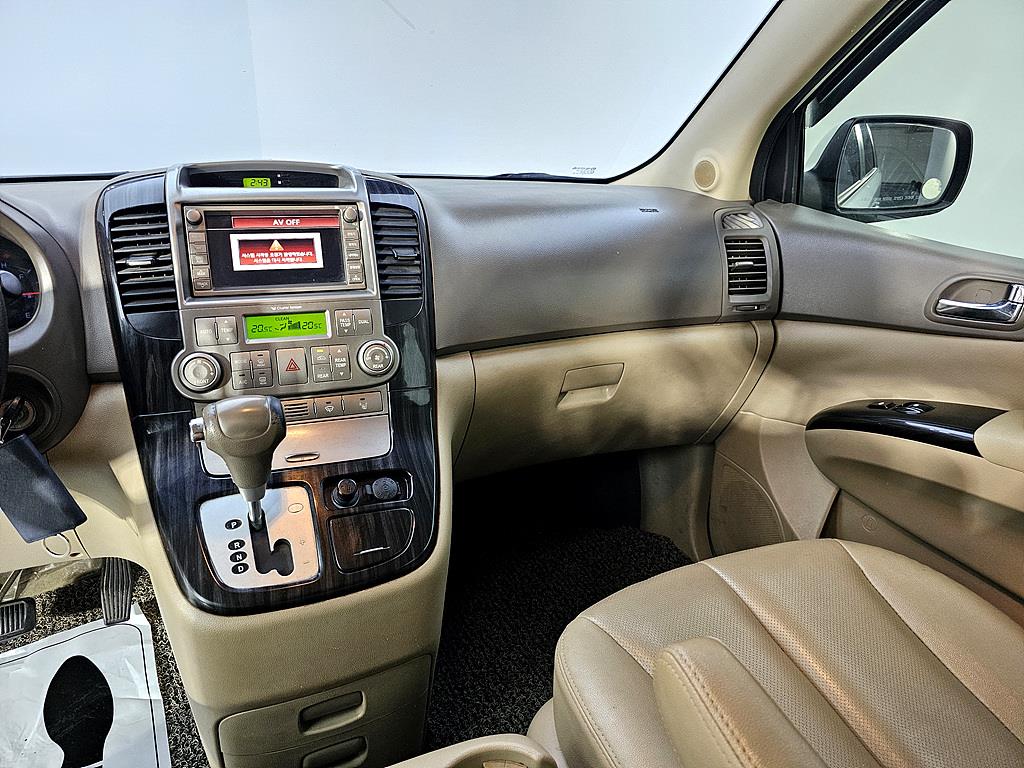 KIA Carnival - Vista 10