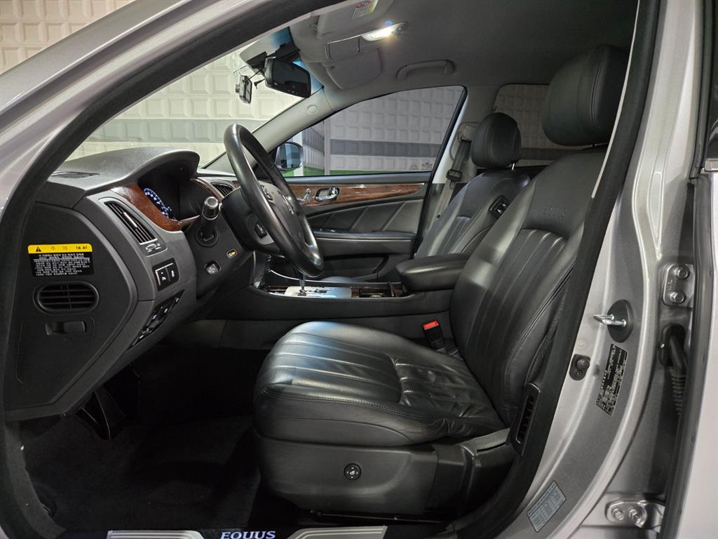 HYUNDAI Equus - Vista 6