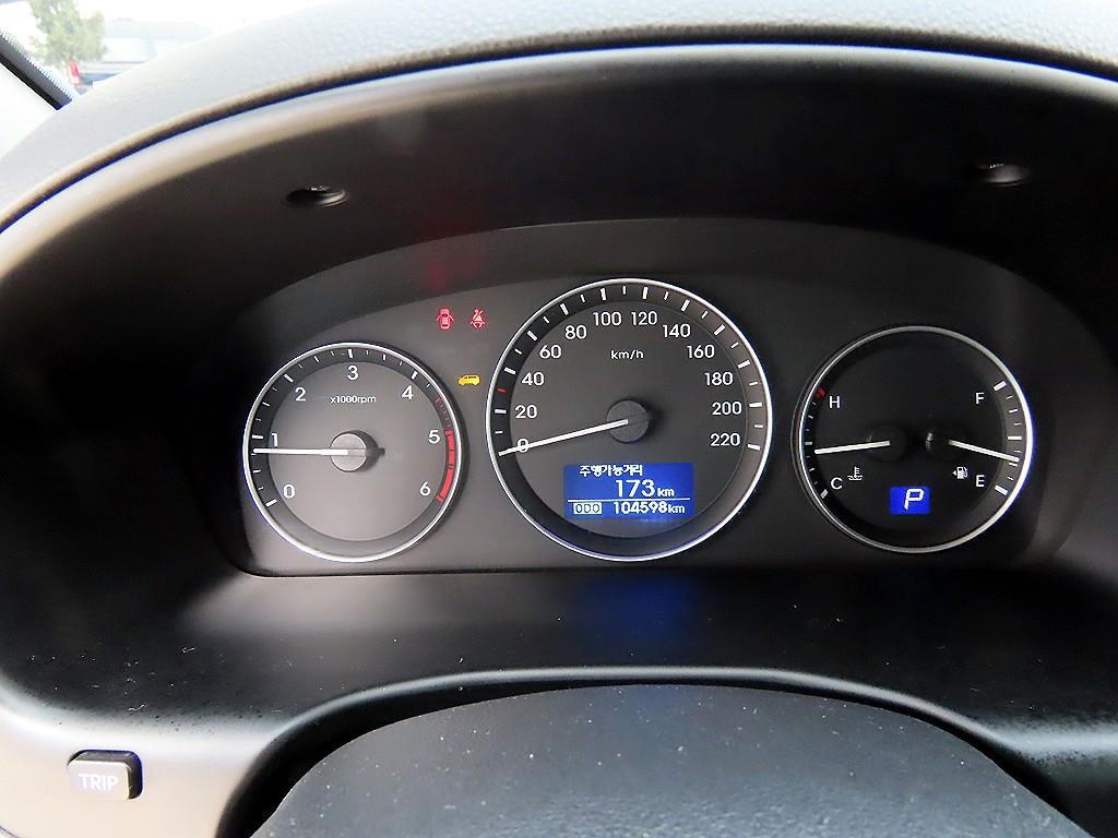 HYUNDAI Starex - Vista 9