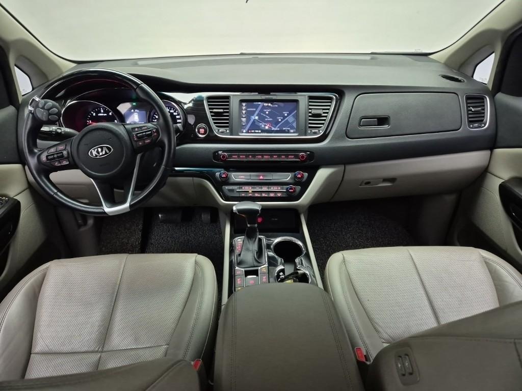 KIA Carnival - Vista 6