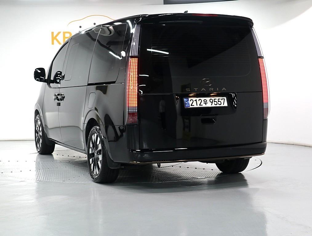 HYUNDAI Staria - Vista 4