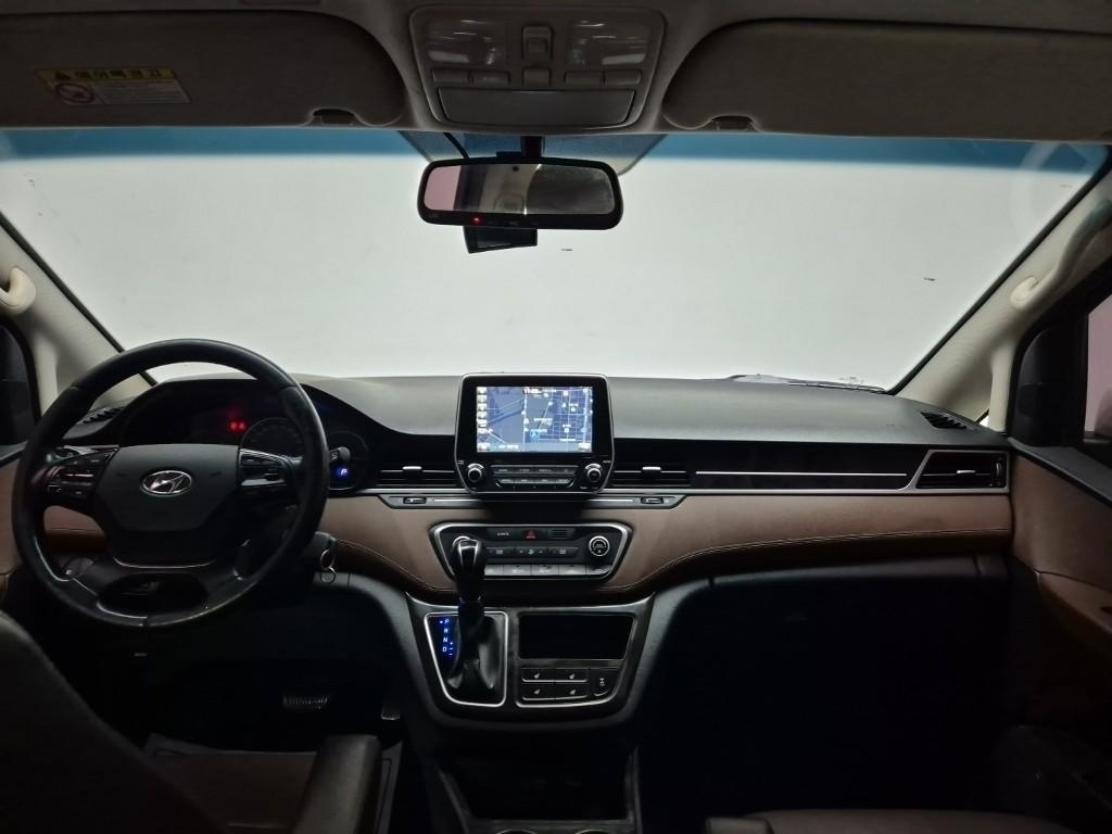 HYUNDAI Starex - Vista 7