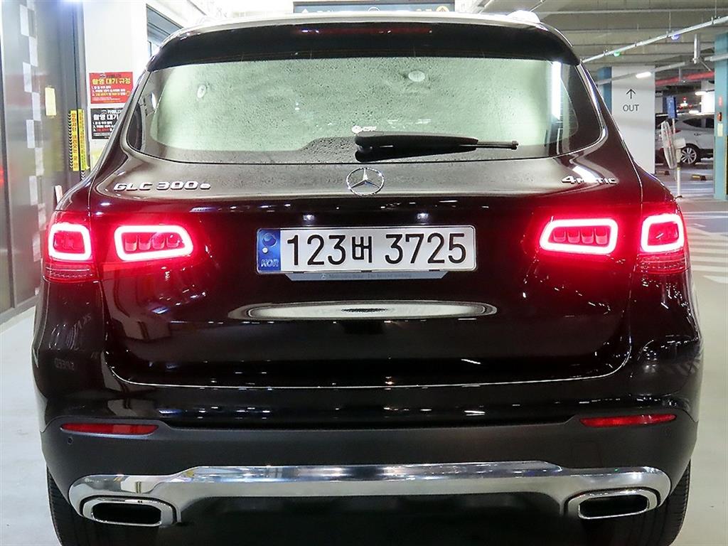 Mercedes Benz GLC Class - Vista 5