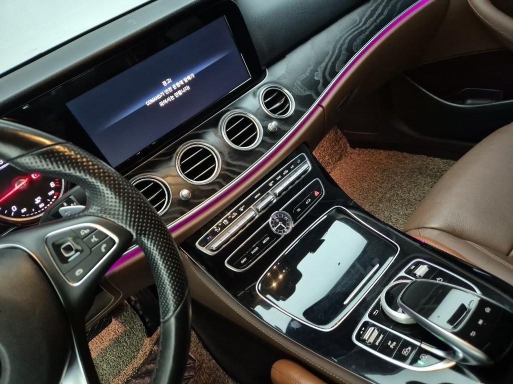 Mercedes Benz E class - Vista 10