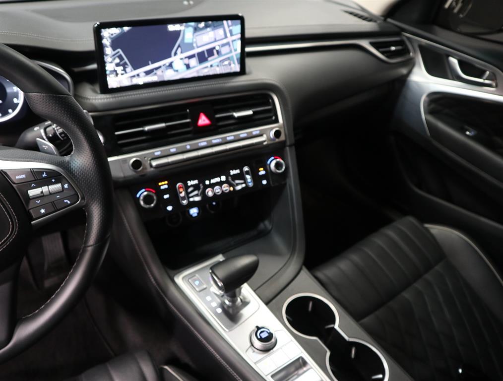 Genesis G70 - Vista 11