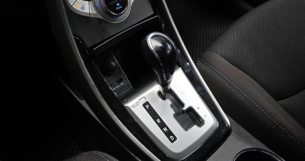 HYUNDAI Avante - Vista 9