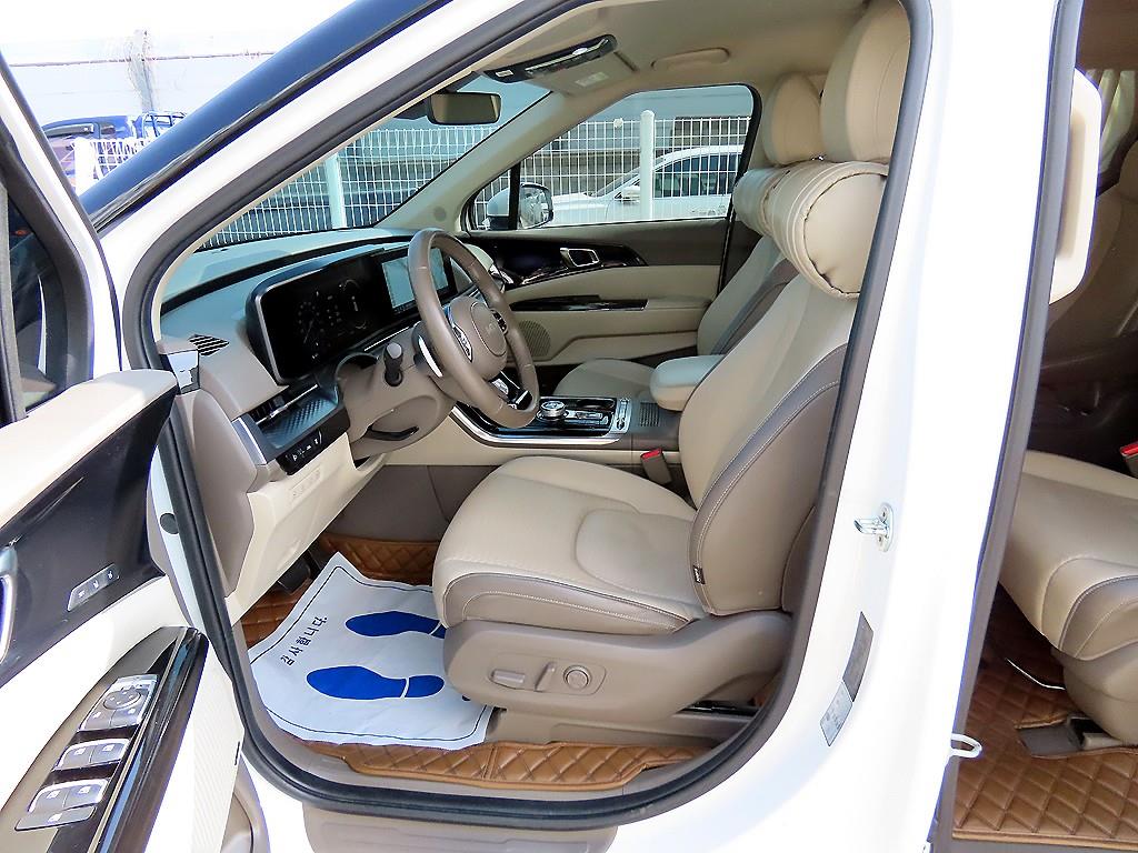 KIA Carnival - Vista 5