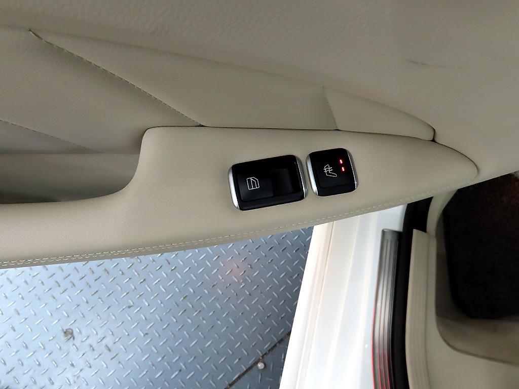 Mercedes Benz CLS Class - Vista 12