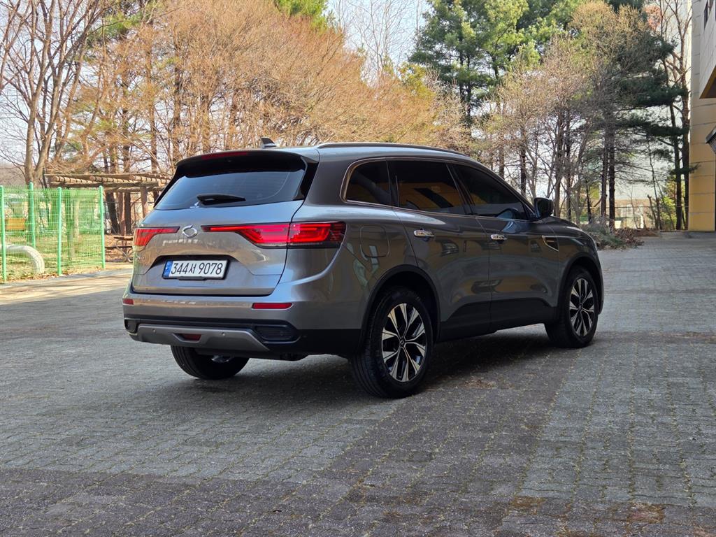 SAMSUNG QM6 - Vista 6